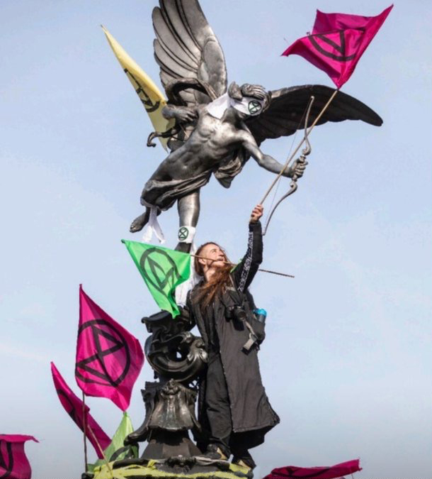 Iggy-Fox-Eros-London-extinction-rebellion